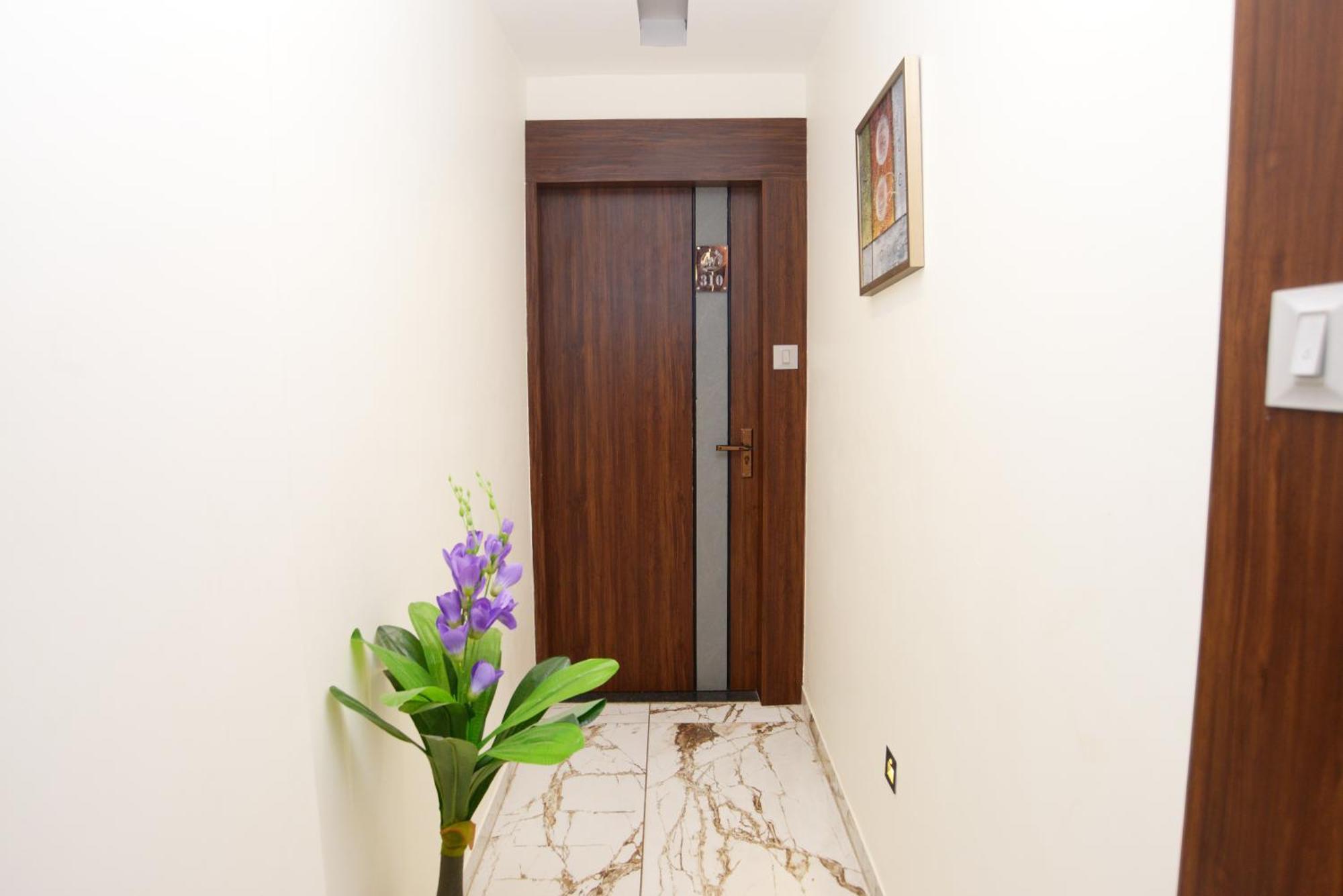 Hotel Allen Ahmedabad Bagian luar foto